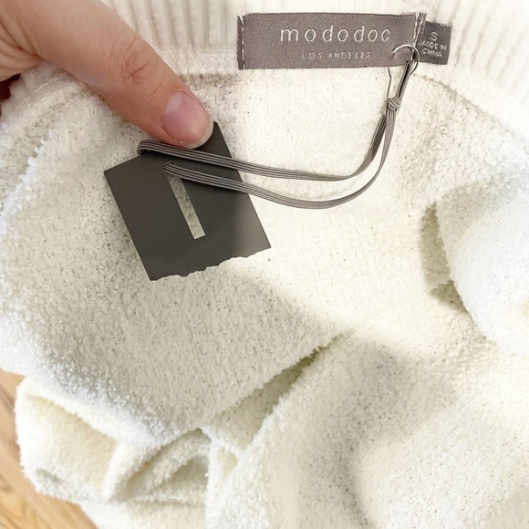 Mododoc LA Open Sweater Fuzzy Soft Cardigan Off White Size Small - Picture 8 of 9